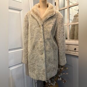 Russell Taylor Cream Women’s Faux Fur‎ Vintage 3 Button Teddy Coat  Jacket Chic